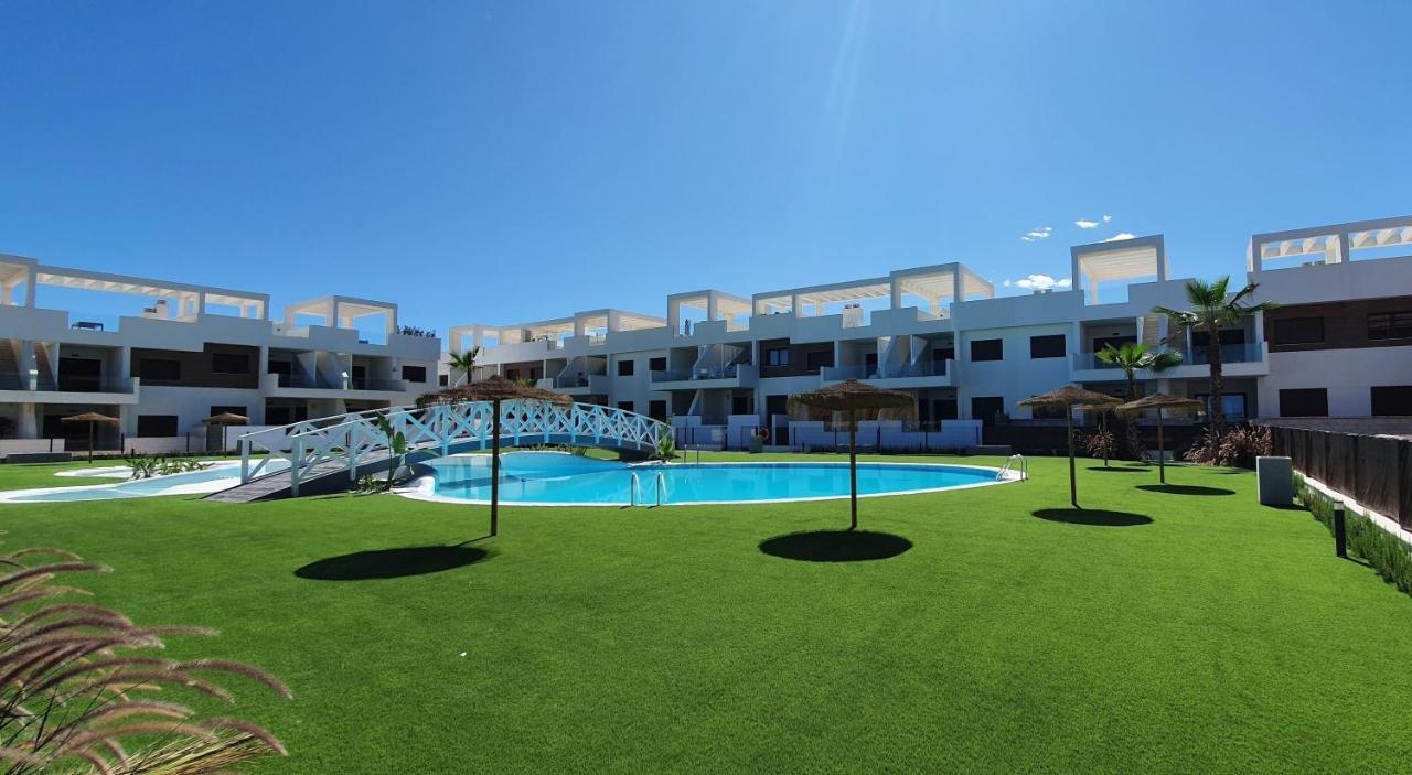 Beautiful Condo In Laguna Beach Resort Overlooking Laguna Rosa In Torrevieja With 2 Bedrooms And 2 Bathrooms Esterno foto